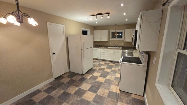 Photo - 201 Mcleansboro St