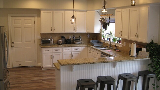 Photo - 7826 Mason Ave