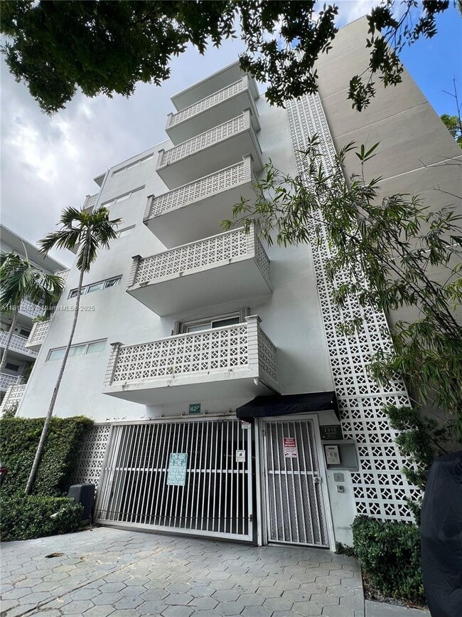 Building Photo - 1620 West Ave Unit 603 Rental
