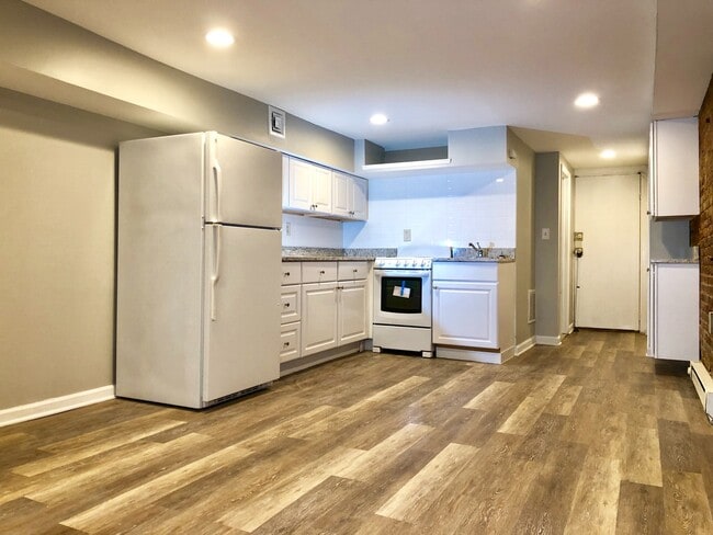 Building Photo - Unit for rent in Highlandtown Unit 2