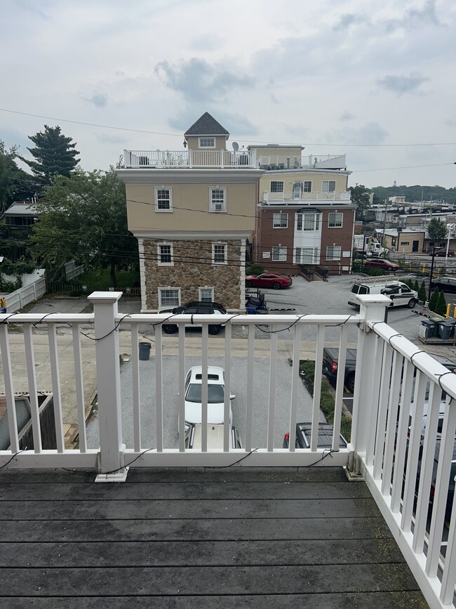 Building Photo - 3621 Roland Ave Unit 3