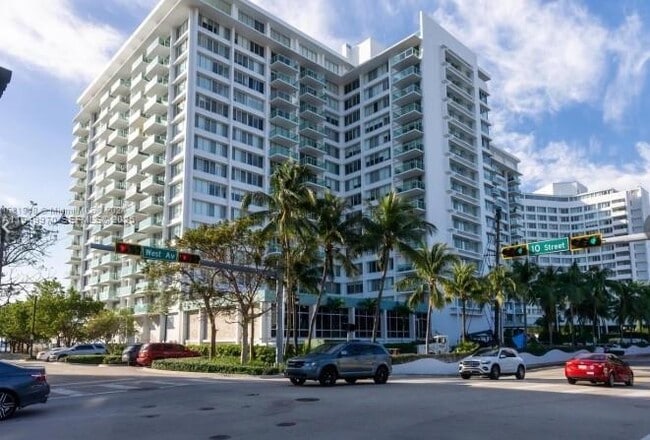 Building Photo - 1000 West Ave Unit 918