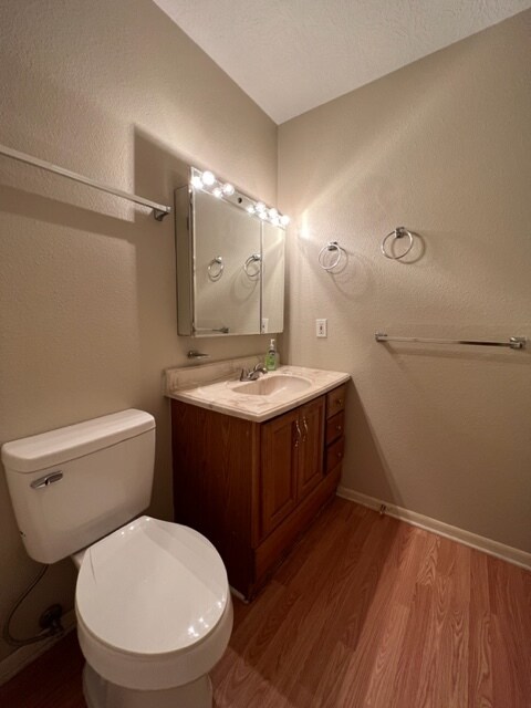 1636B Post Rd Unit 201 B
