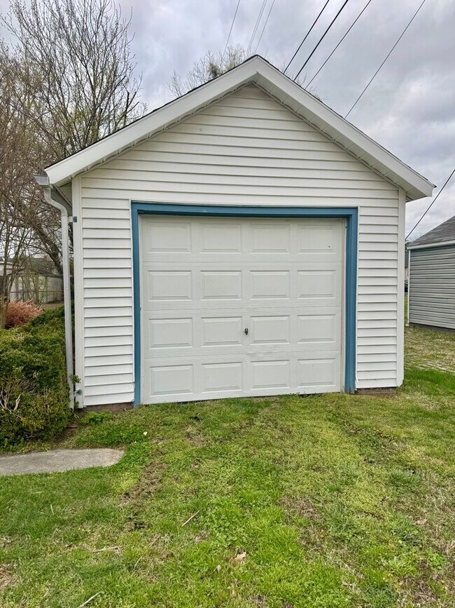 Photo - Charming Bungalow!