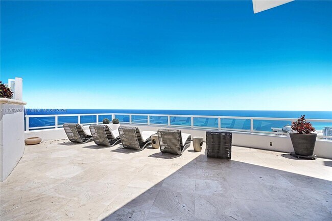 Photo - 4401 Collins Ave Unidad PH South