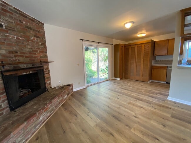 Photo - 6526 Van Noord Ave
