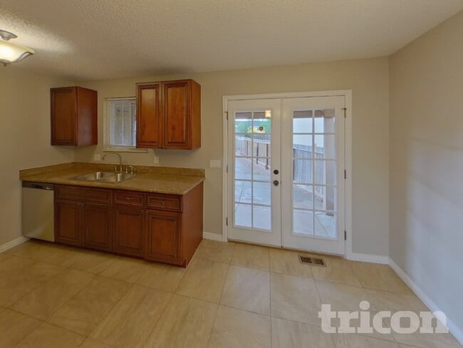 Photo - 2320 Bruno Cir