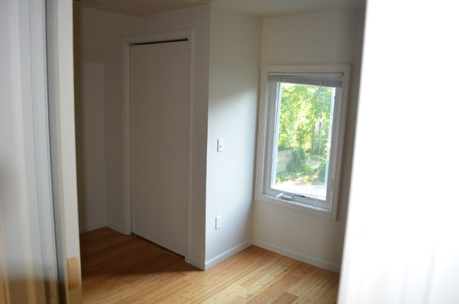 Photo - 625 S Oak St Unidad B