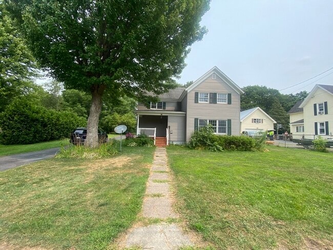 Building Photo - Beautiful 4 bedroom 1.5 bath located in th... Rental