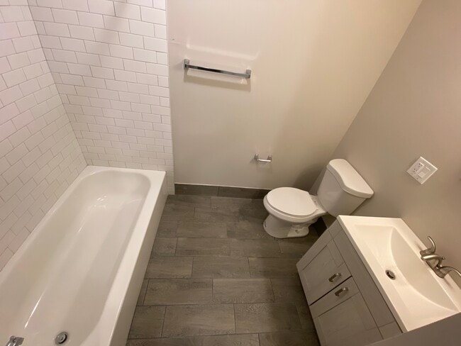 Photo - 175 S McHenry Ave Unidad 1 Bed - 1 Bath