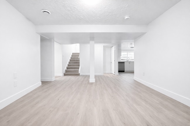 Photo - 428 Thorold Rd Unit 3