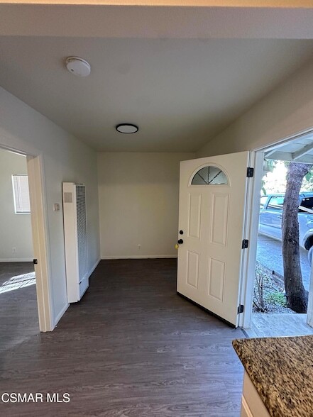 Photo - 14638 Calvert St