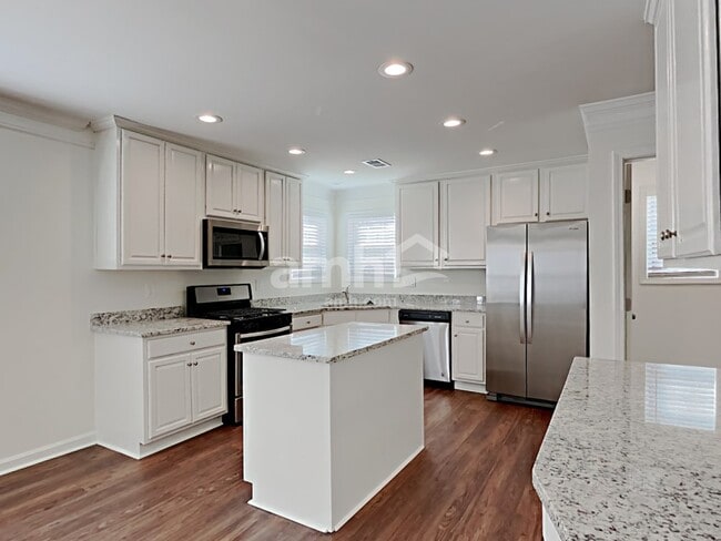 Photo - 979 Park Knoll Ct NE
