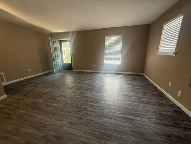 Photo - 3 Bed 3 Bath House next to West Campus