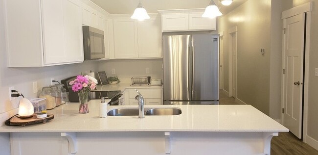 Building Photo - 14648 McKellen Dr Unit B303