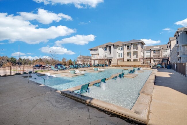 Building Photo - Luxia Rockwall Downes