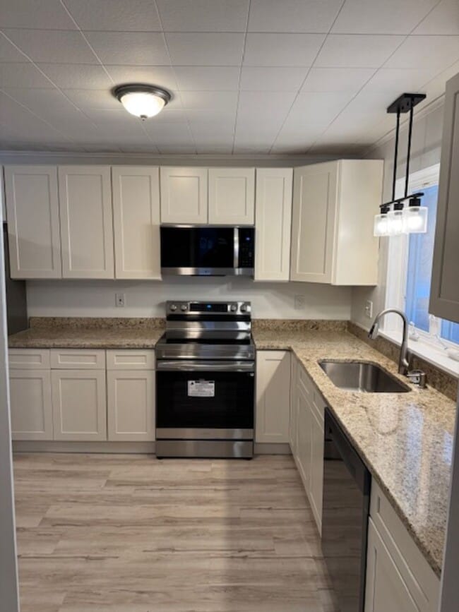 Photo - 16 Knightville Dam Road Unidad House