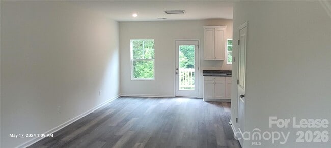 Photo - 133 Slate Dr
