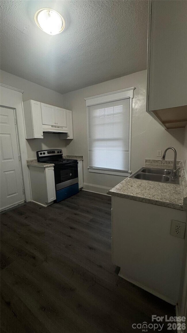 Photo - 4604 Hovis Rd