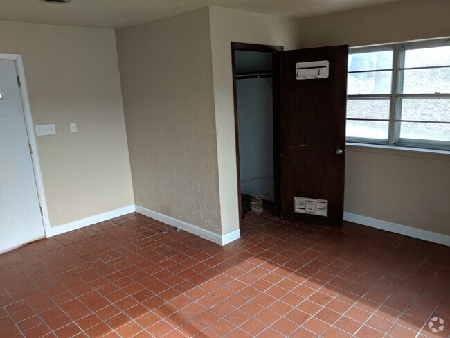 Building Photo - 5235 Highway NN Rental