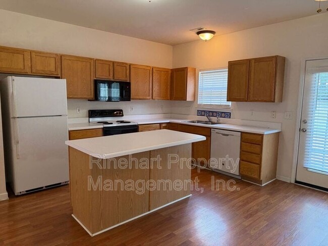Photo - 737 Atherton Way