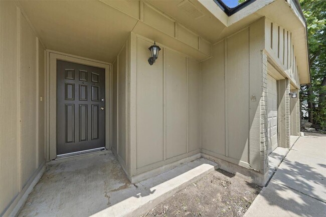 1913 Denfield Dr