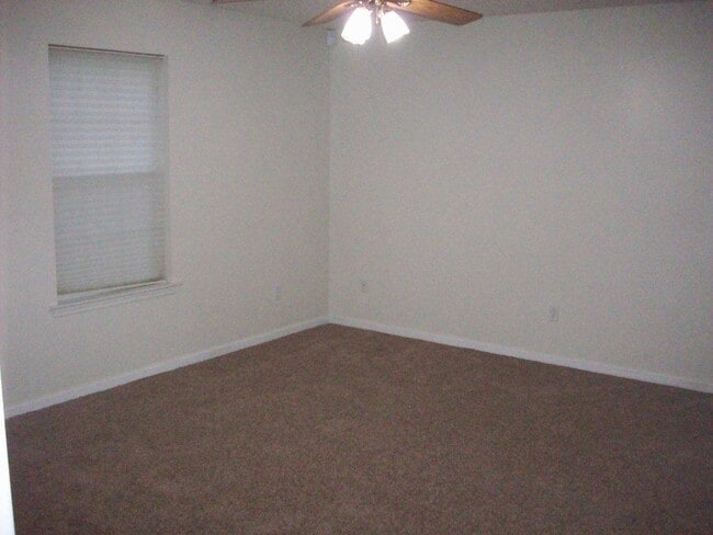 Photo - 312 Tharpe Dr