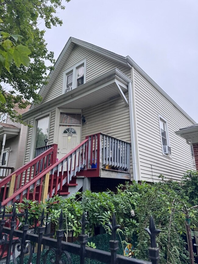 Photo - 3717 W Dickens Ave