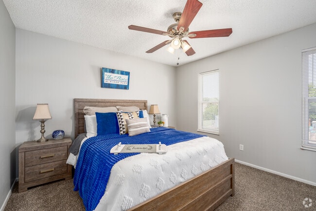 2BR, 2BA - 925SF - Primary Bedroom
