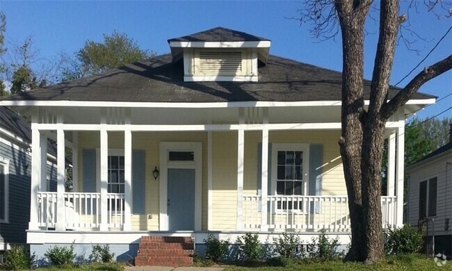 Building Photo - 1030 Tatnall St Rental