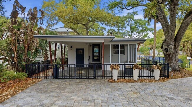 Photo - 306 S Pine St