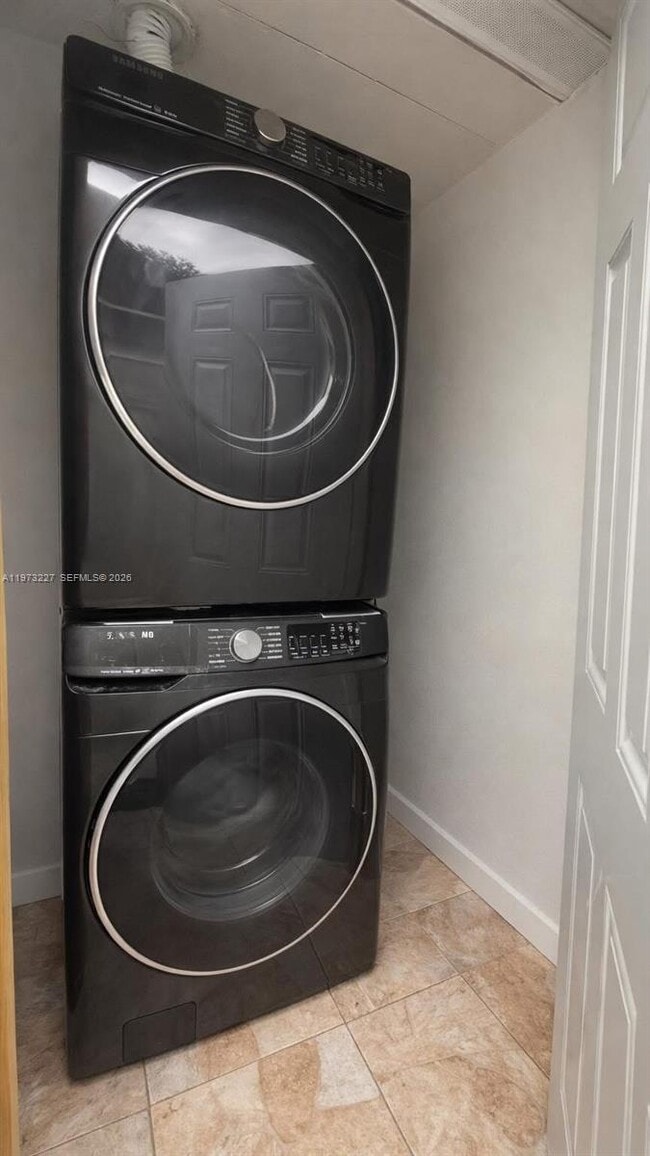 Photo - 6305 Hayes St