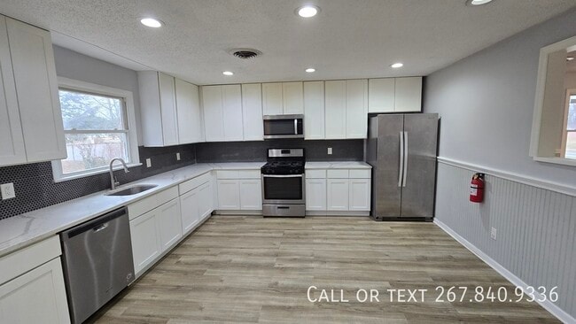 Photo - 929 Jacksonville Rd