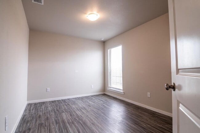 1904 Langford Ave Unit B