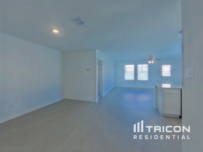 Photo - 10700 Dusty Rnch Rd