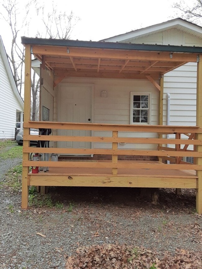 Building Photo - 5501 Bow Hill Dr