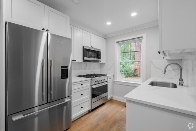 Building Photo - 17 Lopez Ave Unit #1 Rental