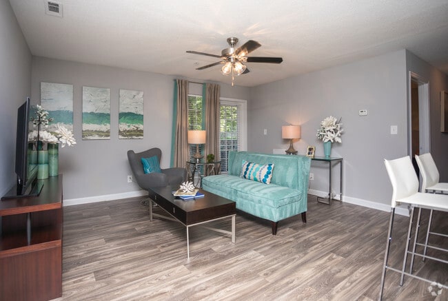 2BR, 2BA - 1,155 SF