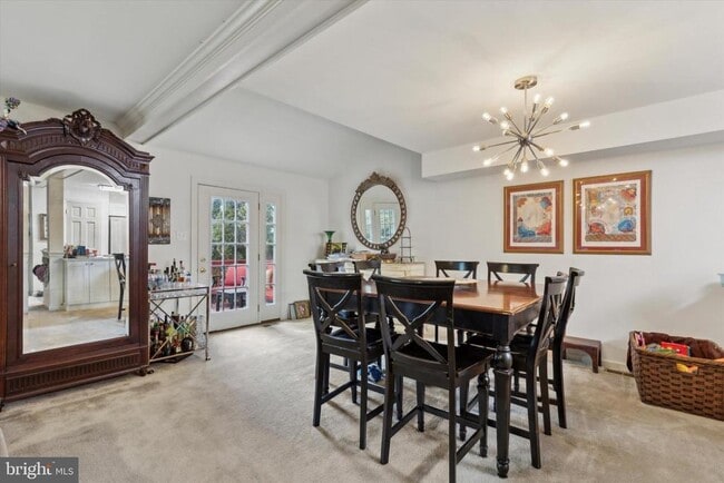 Photo - 220 Primrose Ln