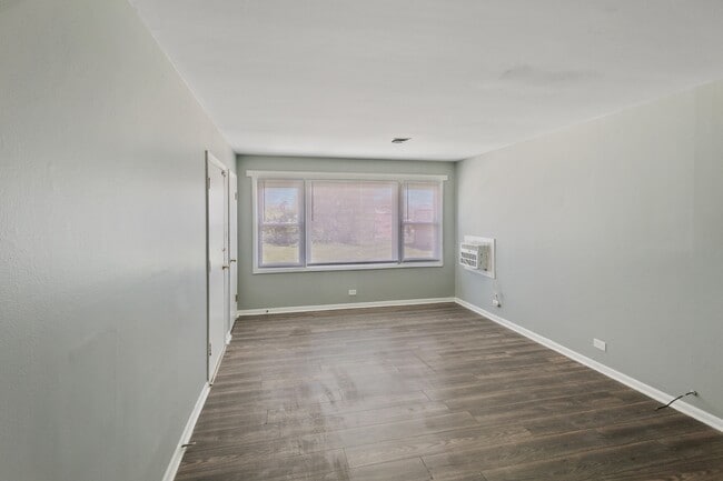 Photo - 444 W Hickory St