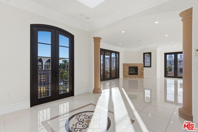 Photo - 462 S Maple Dr Unit PH