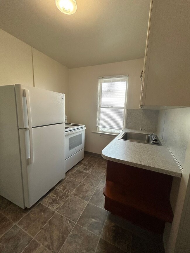 Photo - (844) NW 15th St. - 1 bedroom / 1 Bathroom - ALL UTILITIES PAID! Unidad 5
