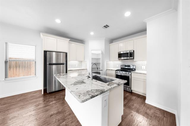 Photo - 810 N Walnut St