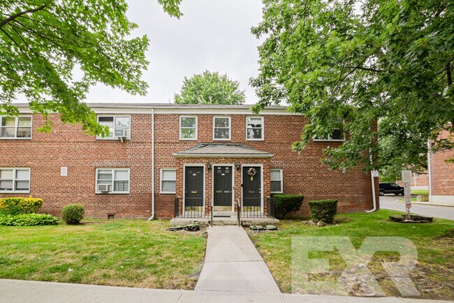 Photo - 11 Stratford Ave Unit 1B