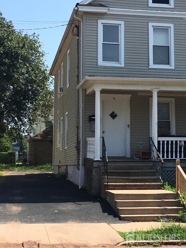 7 Maple St