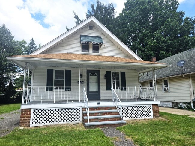Building Photo - 745 Lafollette St