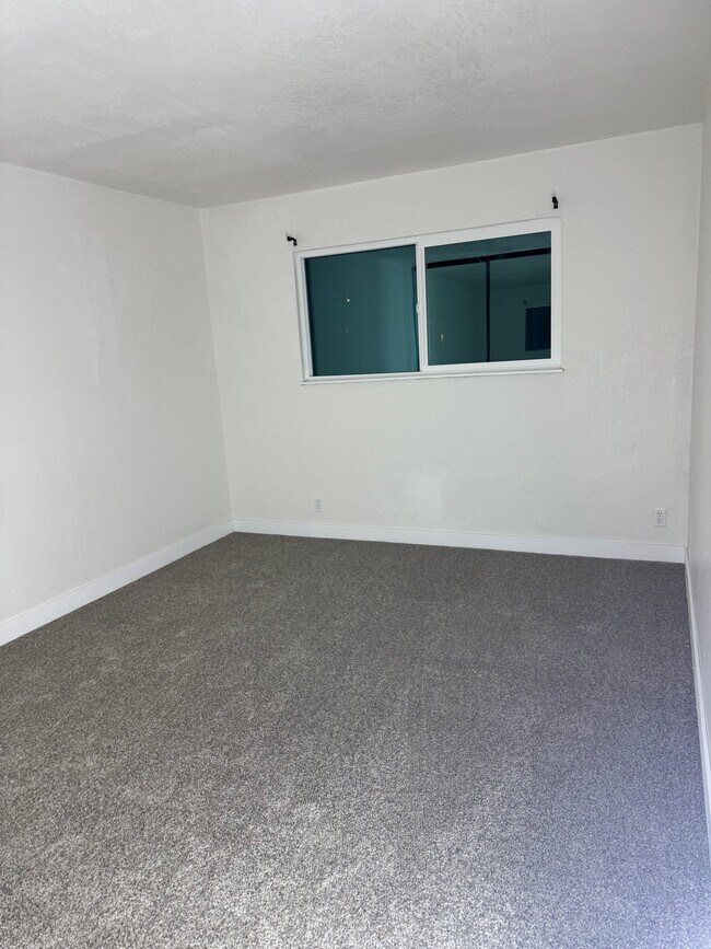 Photo - 111 Woodbury Cir