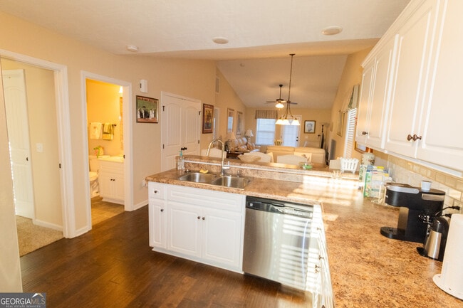 Photo - 122 Buckhaven Way