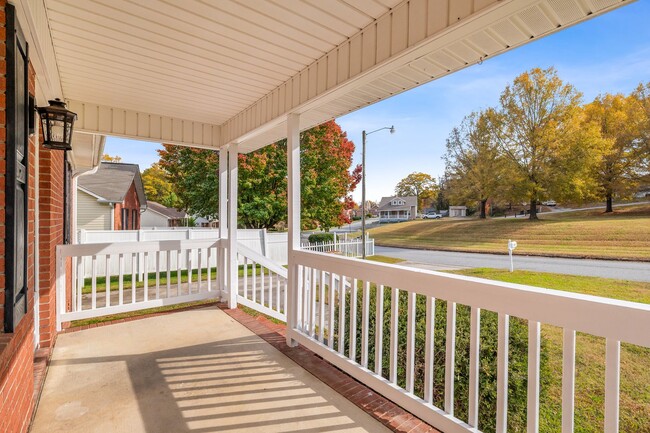 Photo - SW - Like New Home! Newer SS Appliances & Cabinets, Ceiling Fans, Blinds, Front Porch and Deck. M...