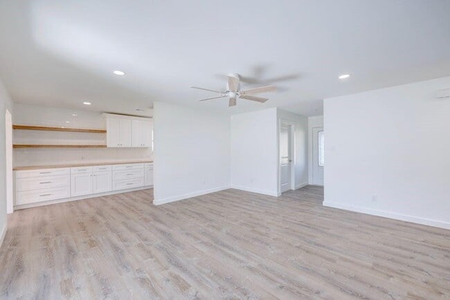 Photo - 801 Salem Ln